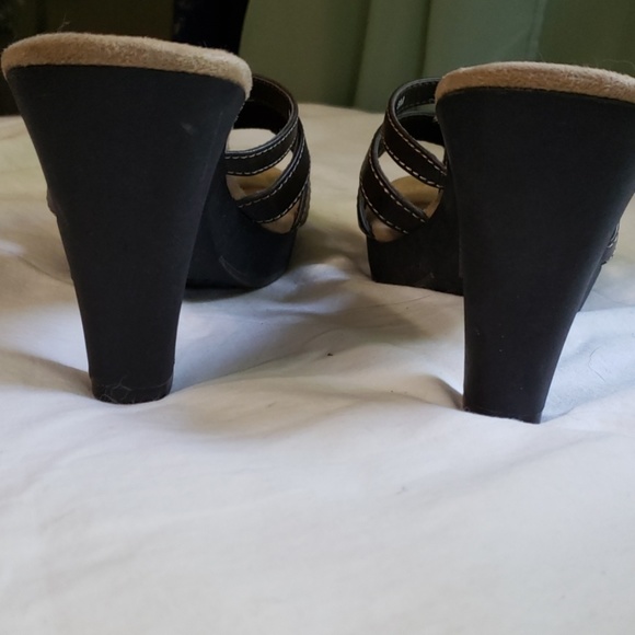 Cute Summertime Sandals - Picture 2 of 5